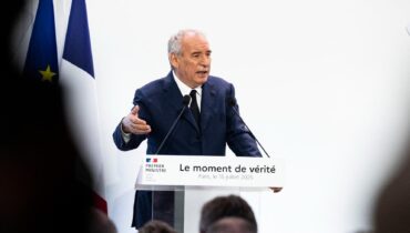actualité politique France Économie locale privilèges Élysée réforme René Dosière transparence