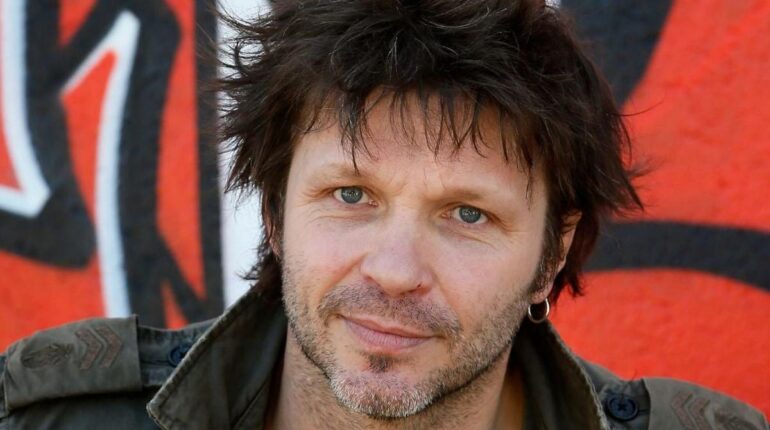 « Complètement déprimé », Bertrand Cantat ne sort plus de chez lui depuis que l’enquête sur son ex-épouse a été rouverte Affaire judiciaire Bertrand Cantat Documentaire Netflix Groupe de musique Krisztina Rady Suicide Violences conjugales