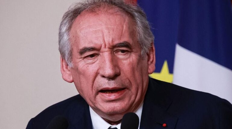 La phrase de Bayrou qui fait bondir l’opposition : « Au mois d’août… » actualité politique France Actualités animales Controverse déclaration François Bayrou Jeux de société Opposition gouvernement