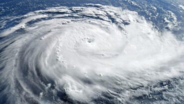 accusent la France Canicule changement climatique. Météo ouragan tempête