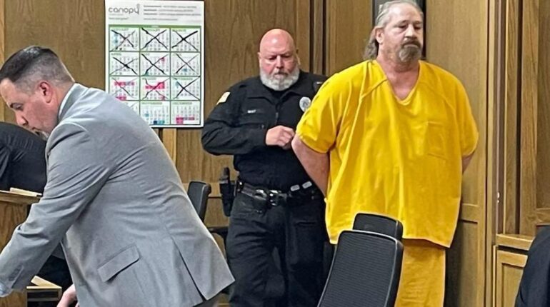 Washington : il tue brutalement le petit ami de sa fille à 19 ans, la police révèle le terrible malentendu Drame familial justice les archives de l’université de Washington meurtre Trafic sexuel