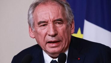 Contestation François Bayrou Grève générale Mobilisation Réformes Salaires Taxis