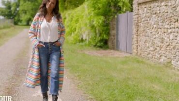 L’animatrice dévoile enfin le prix de son manteau multicolore : 716 euros pour ce modèle qui fait sensation