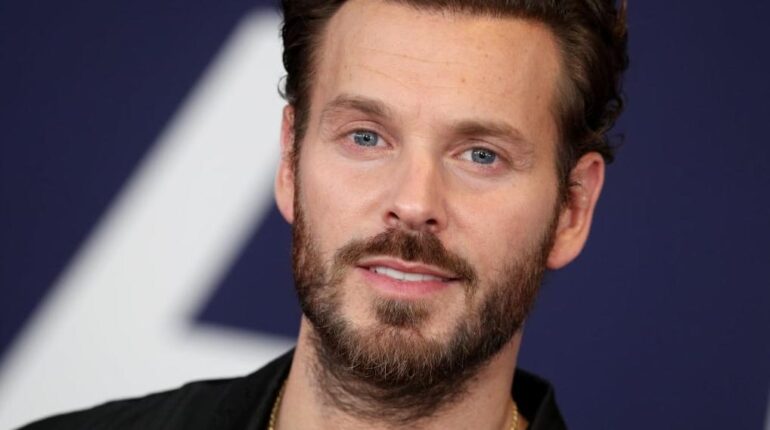 Matt Pokora révèle la vraie raison derrière les rumeurs : « Ça vient de mecs qui ne veulent pas que leur gonzesse… » 12 célébrités qui ont pu se réincarner sans même s’en rendre compte Groupe de musique Matt Pokora orientation sexuelle rumeurs Têtu