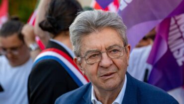 Austérité budgétaire Blocage national Jean-Luc Mélenchon La France Insoumise Mouvement social Opposition gouvernement