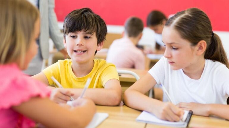 allaité trois enfants École maternelle Éducation sexuelle Homosexualité prévention Programme scolaire Vie affective