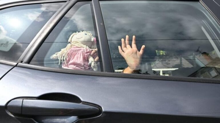 Danir, 4 ans, s’éloigne quelques minutes : la découverte de sa mère dans la voiture va bouleverser toute la famille 20 voitures Abandon d'enfant Accident mortel drame Insolation Sardaigne