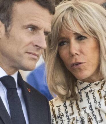 Gabriel Attal révèle en photo le mariage secret de Franck Riester avec son professeur d&rsquo;histoire-géographie