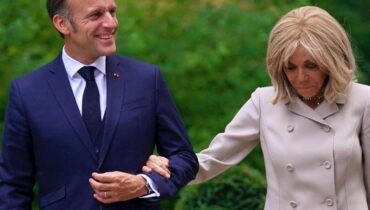 actualité politique France Brigitte Macron Emmanuel Macron Festival de Ramatuelle Location vacances Stars françaises