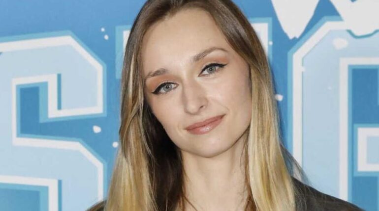 Actualités people connaissances David Hallyday Emma Smet famille Groupe de musique