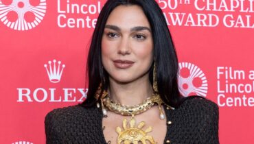 Actualité Sportive bien être Dua Lipa et son chignon bicolore Fitness Pilates Pilates Reformer