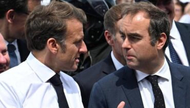 accusent la France actualité politique France Emmanuel Macron gouvernement privilèges Élysée Sébastien Lecornu