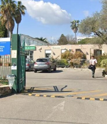 Ancien élève du lycée d&rsquo;Antibes, il était déjà fiché pour apologie du terrorisme avant l&rsquo;attaque au couteau