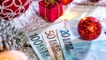 Caf conversation Fêtes de fin d'année l'aide sociale précarité Prime de Noël