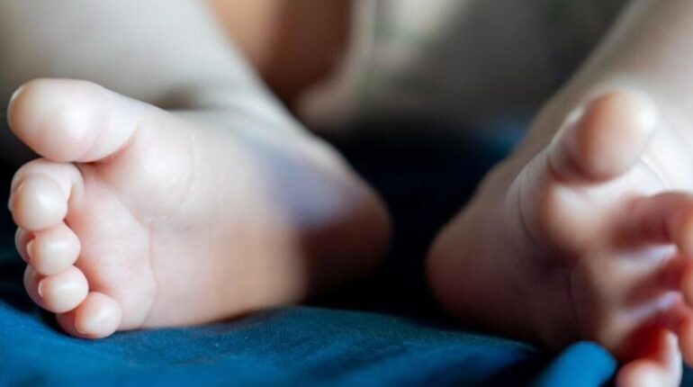 Il donne du Benadryl à son bébé de 2 mois pour être tranquille avec sa femme : le drame qui a suivi décès bébé empoisonnement justice Maltraitance infantile medicaments Négligence
