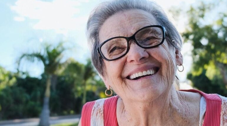 Elle a vécu 117 ans sans maladie : l’habitude qu’elle pratiquait 3 fois par jour surprend les scientifiques alimentation anomalie génétique très rare Boissons énergisantes Longévité Microbiome Mode de vie sain