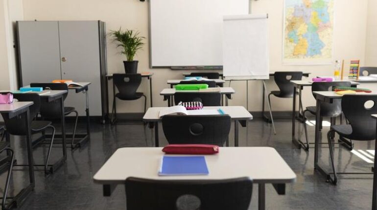 Ce qui s’est vraiment passé en salle des profs au lycée Paul Langevin de Martigues Agression années lycée contrôles de sécurité Fait divers Martigues personnel enseignant violence scolaire