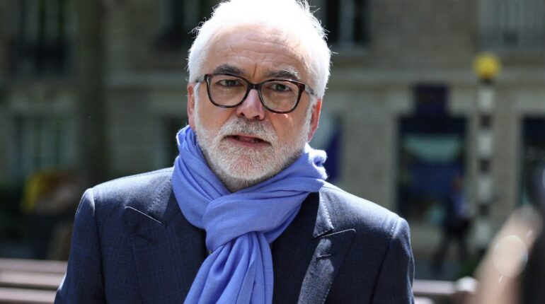 Pascal Praud sort du silence : « Sarkozy prend 5 ans, mais les voyous qui ont lynché un policier… » abattu par la police accusent la France contrôles de sécurité injustice Nicolas Sarkozy Pascal Praud