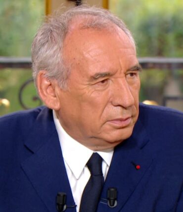 François Bayrou avoue : « J’avais envisagé qu’on passe de 35 à 36 heures… »