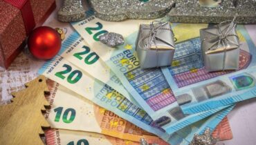 Aide financière Allocations familiales Caf conversation Fêtes de fin d'année Prime de Noël
