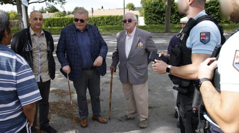 Harkis de Pertuis : la mairie accuse l’association de « militantisme islamiste » et lui ferme l’accès à la stèle Associations Commémoration Diffamation Harkis Islamisme Mairie Pertuis