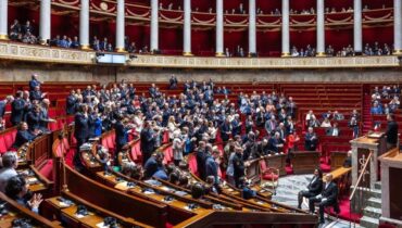 accusent la France actualité politique France Immigration Jeux de société Philippe de Villiers Référendum