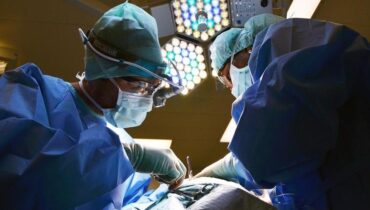 À 77 ans, il indique le bon côté mais on lui ampute le rein sain : ce qui s’est vraiment passé