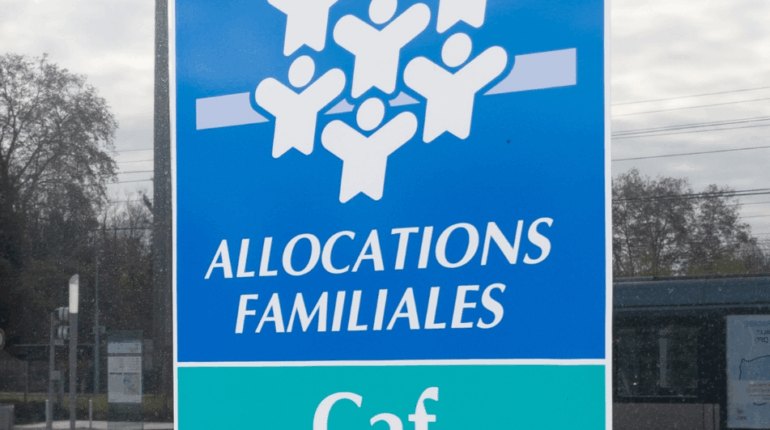 Aides familiales allaité trois enfants Caf enfant de parents divorcés Organisation familiale Soutien parental Vie de famille