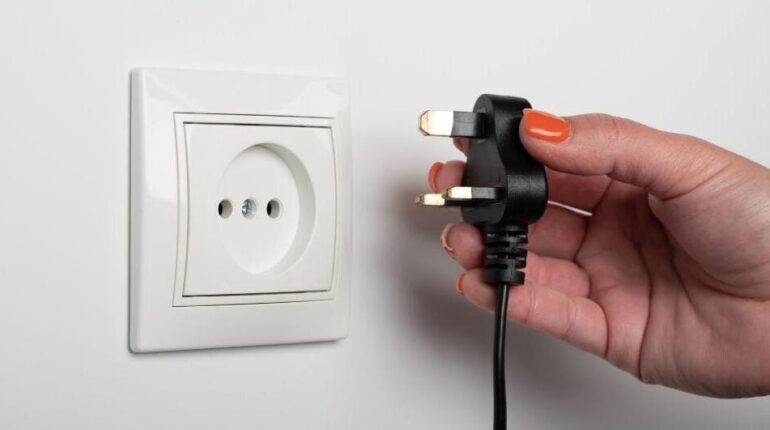 Votre four consomme autant que 65 réfrigérateurs : découvrez ce qu’il vous coûte vraiment Carrefour Consommation électrique Économies d'énergie Électroménager Facture d'électricité Réduction de consommation
