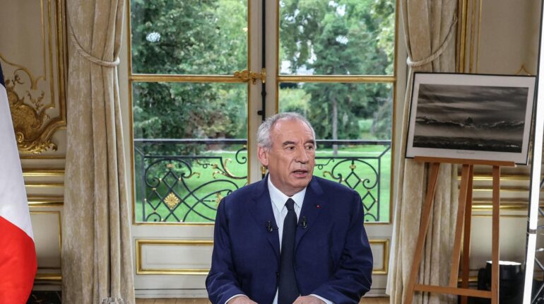 La proposition explosive de Bayrou qui aurait rapporté 15 milliards… et qu’il a finalement abandonnée 36 heures dette publique Économie locale François Bayrou négociation sociale Pouvoir d'achat