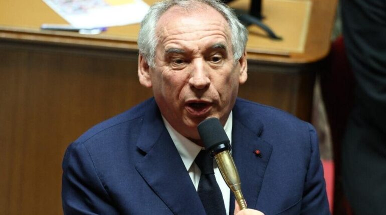 François Bayrou après sa démission : voici ce qu’il va réellement toucher de l’État Cumul Emploi-Retraite Fonctions publiques François Bayrou Indemnités Mandats politiques Politique française