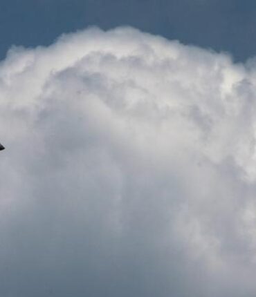 « J&rsquo;ai soixante ans et je n&rsquo;ai jamais entendu un bruit aussi fort » : le mystère de la détonation qui a fait trembler l&rsquo;Hérault