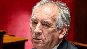 François Bayrou Gouvernement Macron Instabilité politique Matignon Politique française Premier ministre français Vème République