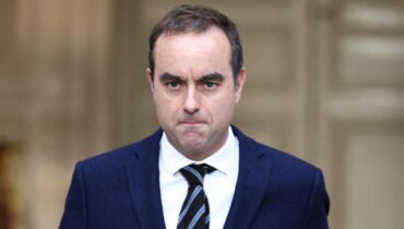 accusent la France actualité politique France Crise politique Démission gouvernement Premier ministre français