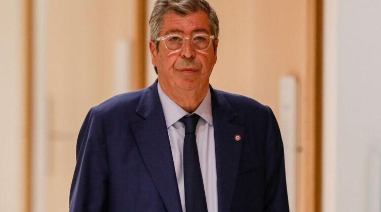 Patrick Balkany révèle ses échanges avec Carla Bruni : « Elle est légitimement inquiète… » actualité politique France Carla Bruni injustice Nicolas Sarkozy Patrick Balkany peine de prison