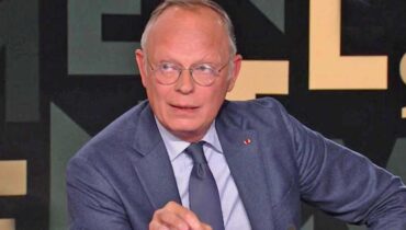 Crise politique Démission Edouard Philippe Emmanuel Macron Intégrité Politique française