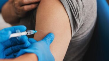 Cette découverte que les chercheurs n’avaient pas vue venir : le vaccin Covid prolonge la vie des patients cancéreux ARN messager cancer Immunothérapie recherche médicale Survie prolongée Vaccin Covid