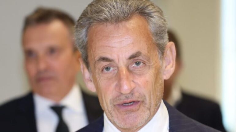 Nicolas Sarkozy dans sa cellule de 9 m² : « Je n’aurais jamais pensé que… » accusent la France actualité politique France Actualités animales injustice Nicolas Sarkozy peine de prison