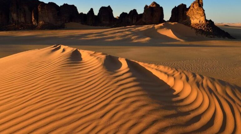 L’Algérie double son nombre de visiteurs en deux ans : voici pourquoi cette transformation va tout changer Destination Algérie Développement Touristique Patrimoine Algérie Tourisme Algérie Tourisme Sahara Voyage Algérie