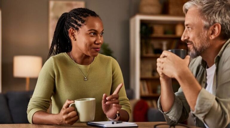 Ces 8 phrases révèlent une intelligence émotionnelle que peu de gens maîtrisent vraiment communication Compréhension Développement personnel empathie Intelligence émotionnelle Relations interpersonnelles Résolution de problèmes