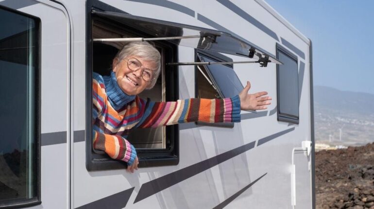 À 101 ans, elle découvre qu’il lui reste peu de temps à vivre : sa décision va bouleverser sa petite-fille Aventure Bien Vieillir Communauté gens du voyage famille inspiration Lien social Personnes âgées