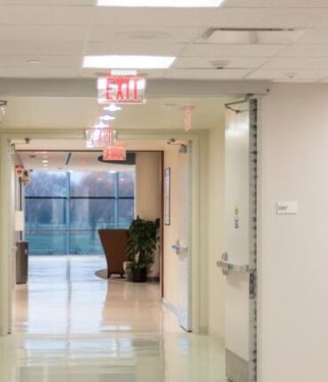 Châtillon : tout part d&rsquo;une dispute pour une banquette, elle lui arrache l&rsquo;œil avec ses mains