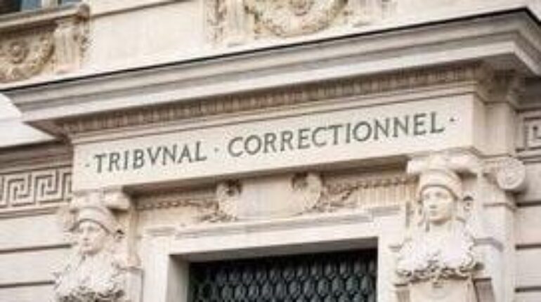 « Juste un trou pour la bouche » : ce que révèlent les images du bébé emballé dans du cellophane à Reims Enfance en danger injustice Maltraitance infantile Reims Sévices bébé violence