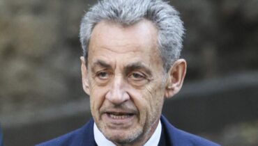 Prison de la Santé : cette vidéo de Nicolas Sarkozy qui révèle un secret embarrassant sur les téléphones portables Affaire judiciaire Coût de la Santé Nicolas Sarkozy peine de prison Téléphones portables