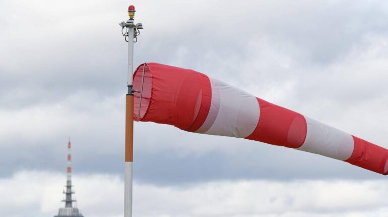 Voici ce qui attend la France : 18 départements en alerte orange à cause de Benjamin accusent la France Benjamin Biolay Départements Météo tempête Vents forts Vigilance orange