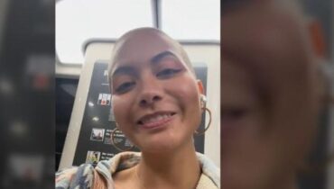cancer cheveux gaufrés deux femmes Miss France 2016 et ses minis tresses collées solidarité Vaimalama Chaves
