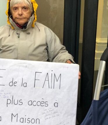 À 70 ans, elle entame une grève de la faim devant la mairie : « Il a siliconé mes propres clés… »
