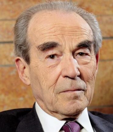 Entrée de Robert Badinter au Panthéon : le détail technique qui a semé la gêne en direct sur France 2