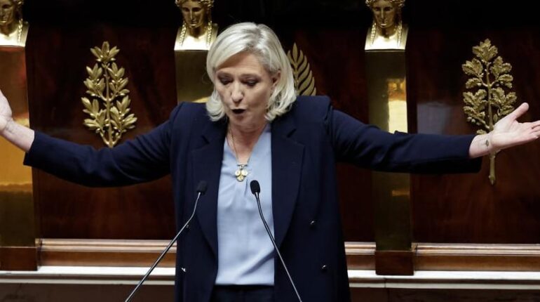 Marine Le Pen triomphe : « Une journée qu’on peut qualifier d’historique pour le RN » Assemblée Nationale France-Algérie Histoire politique Marine Le Pen Politique française Rassemblement National