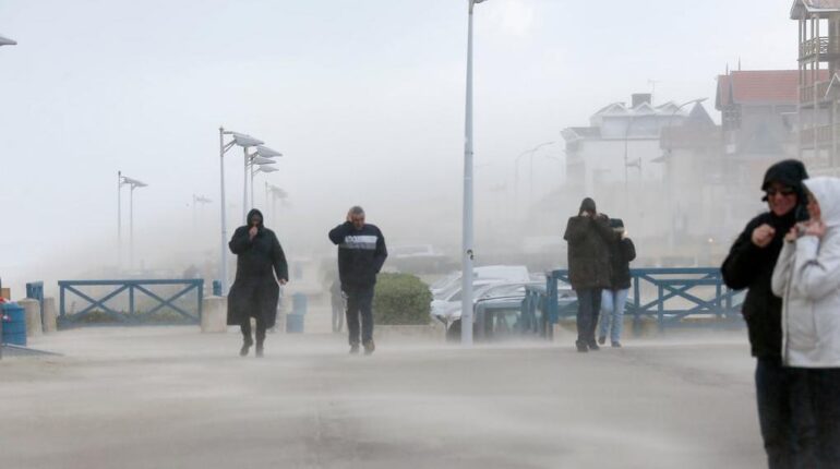 Cette tempête que personne n’attendait si tôt : la Corse se prépare au pire accusent la France Intempéries La Corse Météo tempête Vents violents